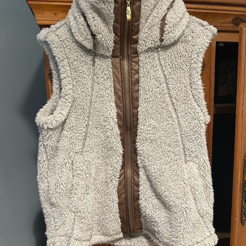 Fleece tan women’s vest